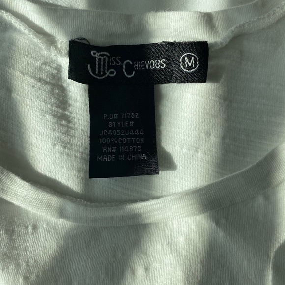 cute white t shirt - Picture 3 of 4